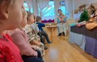 31.1.2023 – C5 – Deklica s svetilko